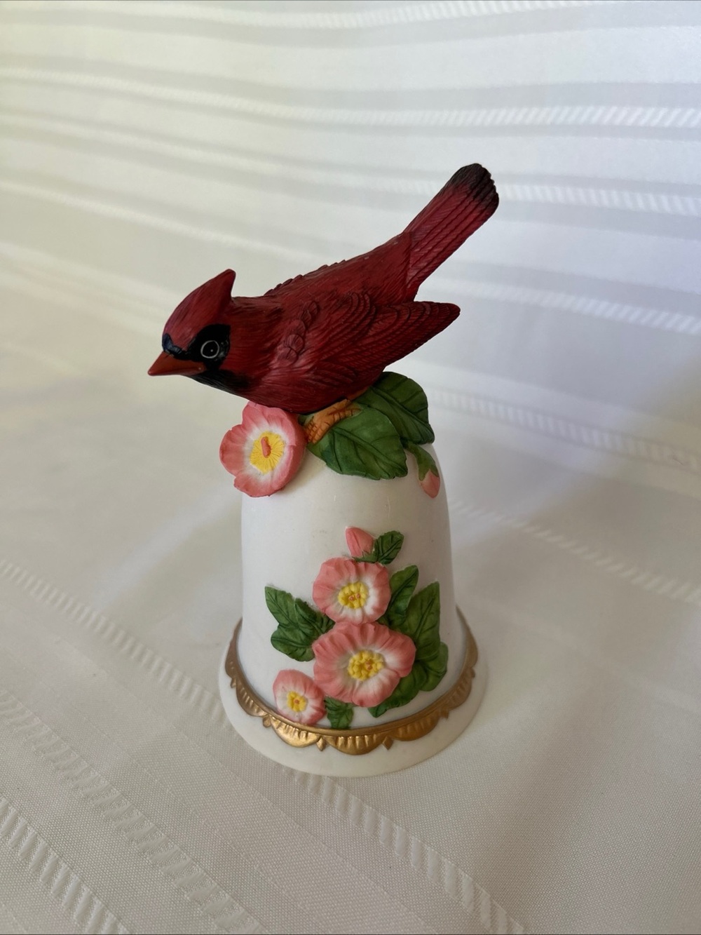 Heritage House Ceramic Red Cadinal Music Box Pink Yellow Flower Green Leaf Gold